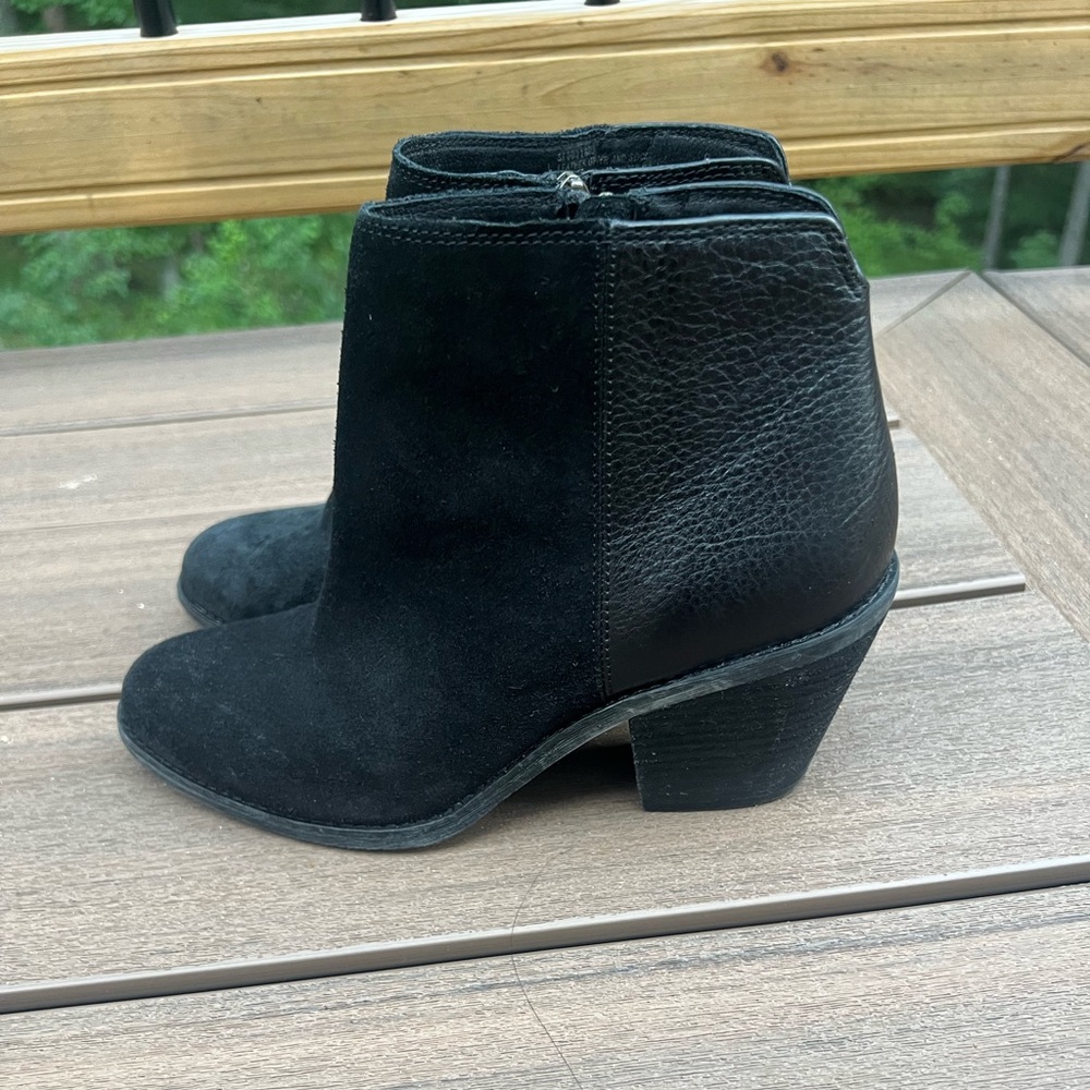 Sofft women's suede leather Black Ankle Boots Sz 8M